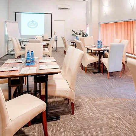 Alojamento de Acomodação e Pequeno-almoço Falenty Biznes I Wypoczynek