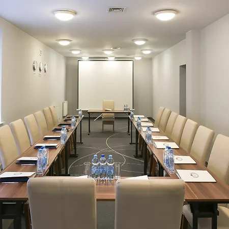 Falenty Biznes I Wypoczynek Alojamento de Acomodação e Pequeno-almoço