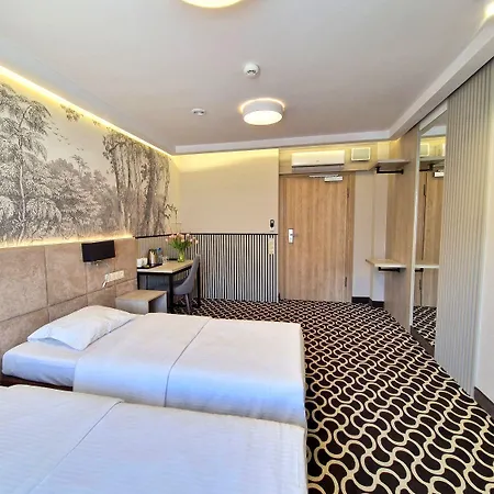 Falenty Biznes I Wypoczynek לינה וארוחת בוקר 4*