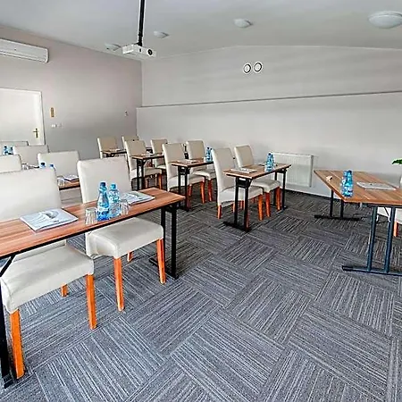Falenty Biznes I Wypoczynek 4* Raszyn