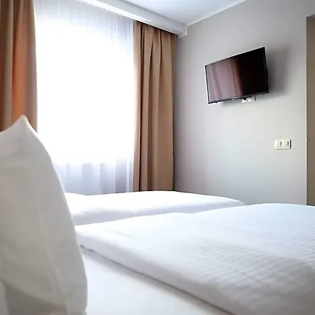 Falenty Biznes I Wypoczynek فندق مبيت وإفطار راشين