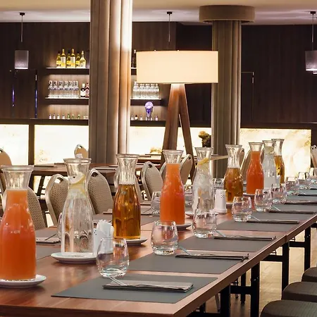 Falenty Biznes I Wypoczynek 住宿加早餐酒店