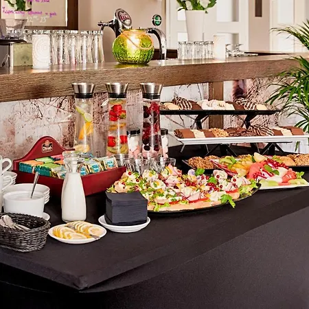 Bed and Breakfast Falenty Biznes I Wypoczynek 3*