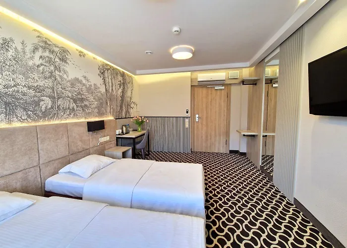 Falenty Biznes I Wypoczynek לינה וארוחת בוקר 4*