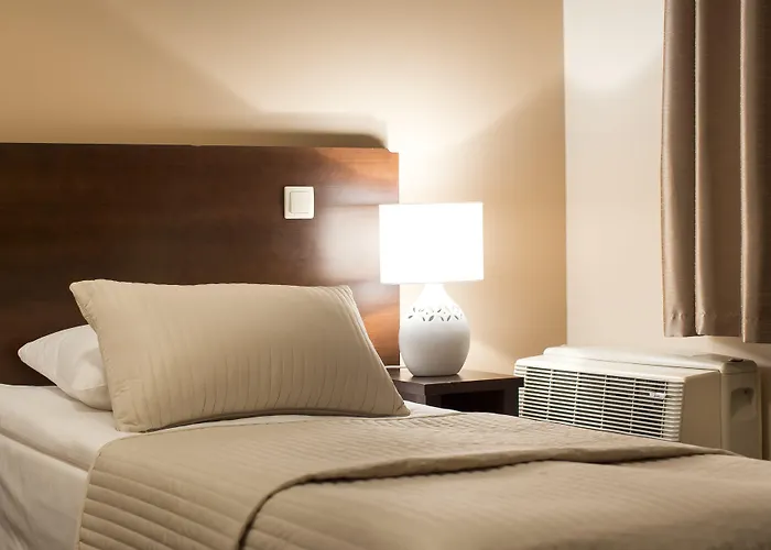 Falenty Biznes I Wypoczynek 4*