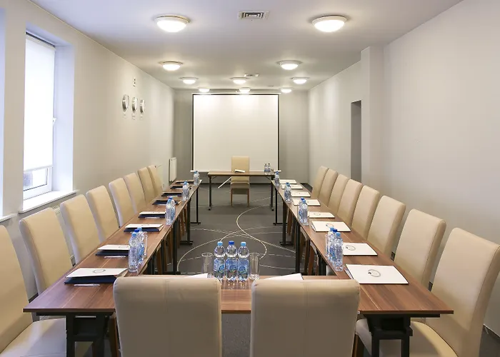 Falenty Biznes I Wypoczynek Nocleg ze śniadaniem 4*