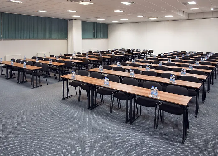 Nocleg ze śniadaniem Falenty Biznes I Wypoczynek 4*