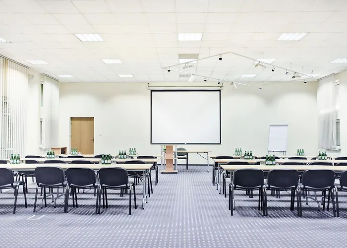 Falenty Biznes I Wypoczynek 4* Raszyn