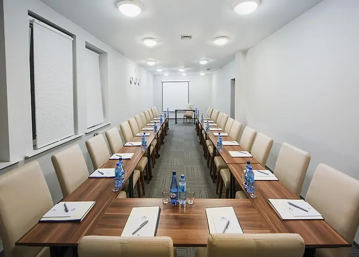 Falenty Biznes I Wypoczynek לינה וארוחת בוקר רשין