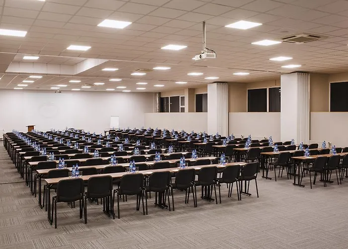 Falenty Biznes I Wypoczynek לינה וארוחת בוקר רשין