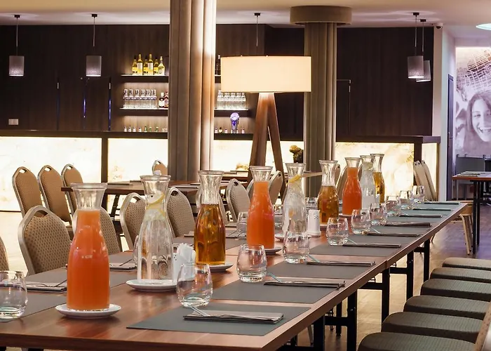 Falenty Biznes I Wypoczynek לינה וארוחת בוקר